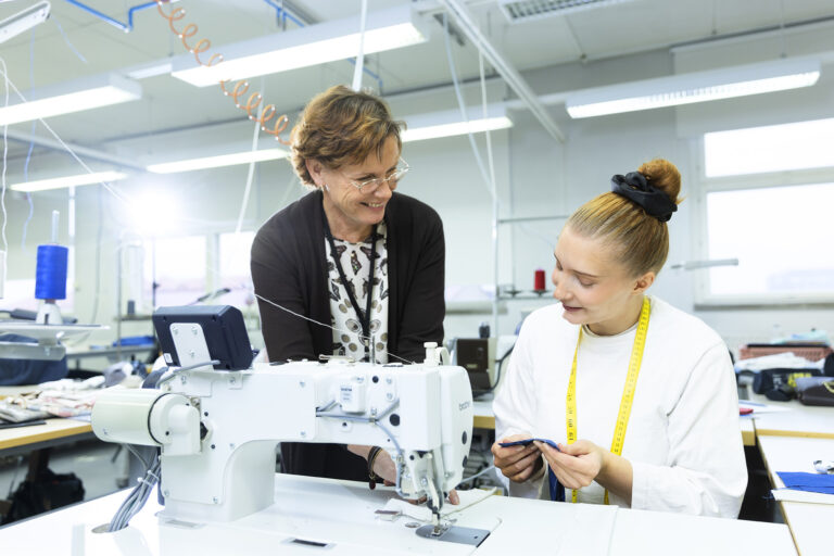 Valmentautuminen tekstiili- ja muotialan työtehtäviin